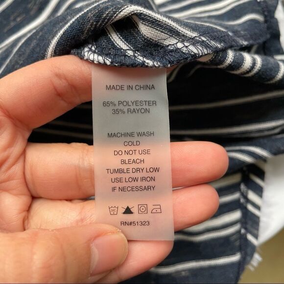 Tura by Vince Camuto Striped Assymmetrical Tunic Top 3/4 sleeves tie‎ cuffs sz M - Picture 4 of 6